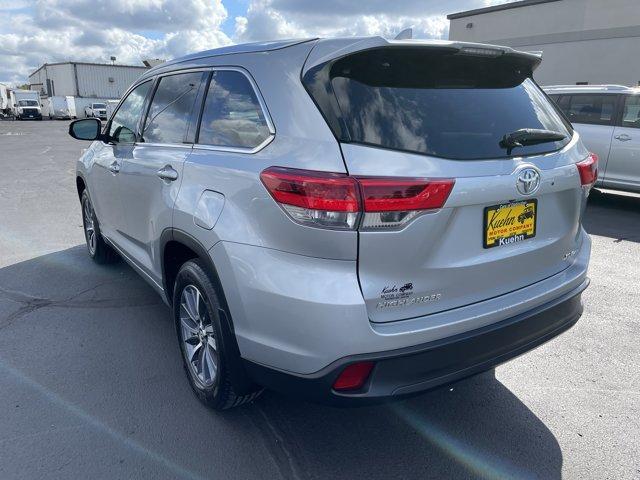 Photo of 2017 Celestial Silver Metallic Toyota Highlander