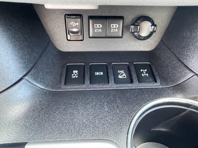 Photo of 2017 Celestial Silver Metallic Toyota Highlander