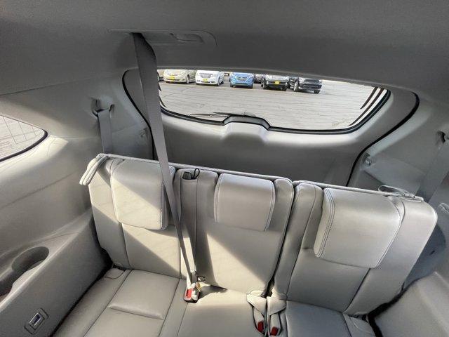 Photo of 2017 Celestial Silver Metallic Toyota Highlander