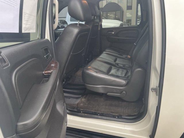 Photo of 2014 White Diamond Tri-Coat GMC Yukon XL