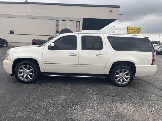 Photo of 2014 White Diamond Tri-Coat GMC Yukon XL