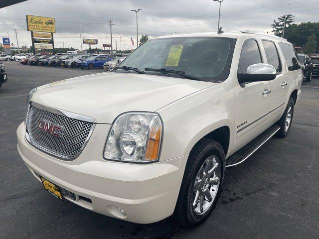 Photo of 2014 White Diamond Tri-Coat GMC Yukon XL