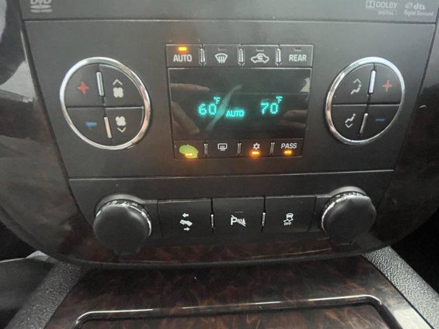 Photo of 2014 White Diamond Tri-Coat GMC Yukon XL