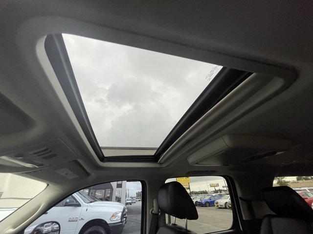 Photo of 2014 White Diamond Tri-Coat GMC Yukon XL