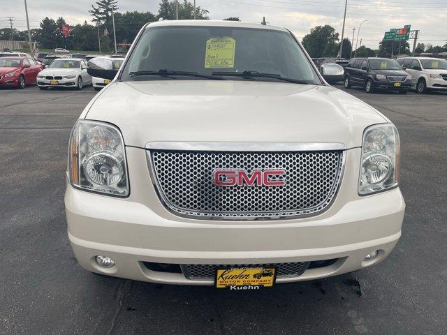 Photo of 2014 White Diamond Tri-Coat GMC Yukon XL