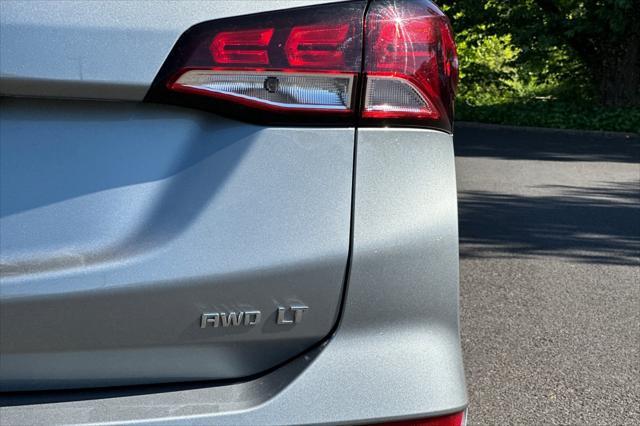 Photo of 2023 Sterling Gray Metallic Chevrolet Equinox