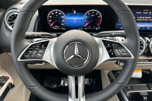 Photo of 2025 Polar White Mercedes-Benz GLB 250