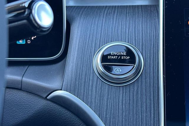 Photo of 2025 Black Mercedes-Benz GLC 300