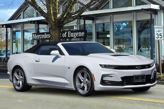 Photo of 2022 Summit White Chevrolet Camaro
