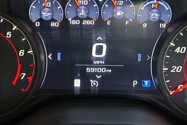Photo of 2022 Summit White Chevrolet Camaro
