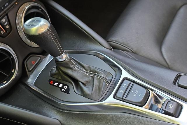 Photo of 2022 Summit White Chevrolet Camaro