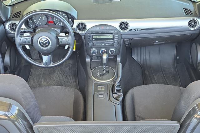 Photo of 2013 Liquid Silver Metallic Mazda MX-5 Miata