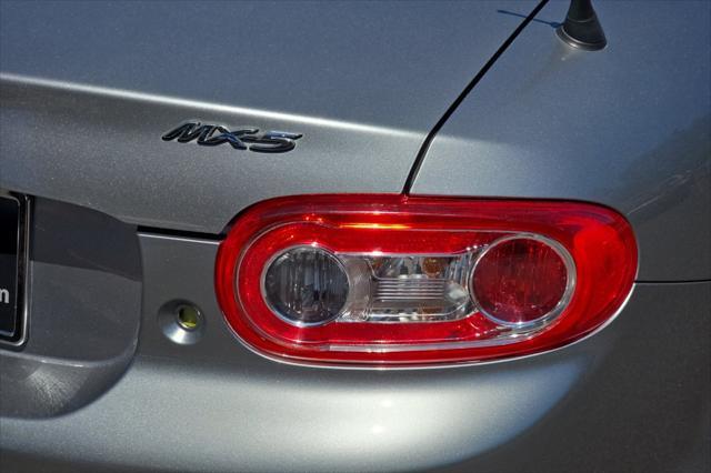 Photo of 2013 Liquid Silver Metallic Mazda MX-5 Miata