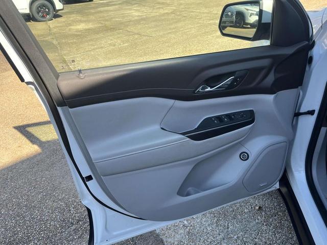 Photo of 2019 White Frost Tricoat GMC Acadia