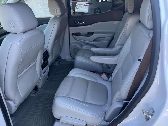 Photo of 2019 White Frost Tricoat GMC Acadia