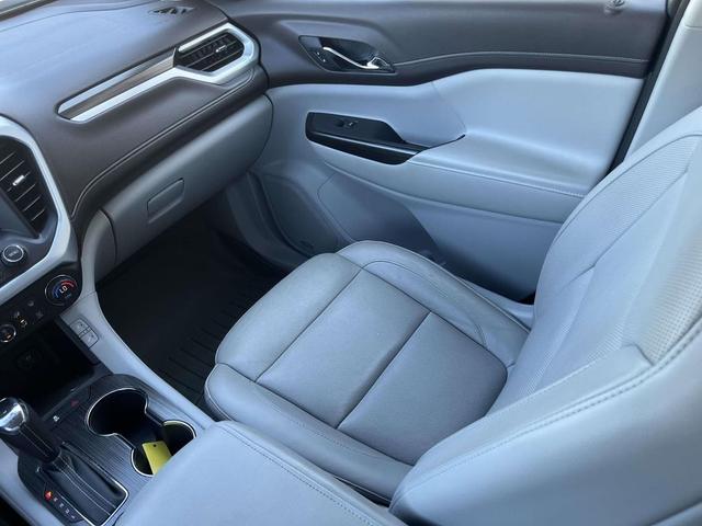 Photo of 2019 White Frost Tricoat GMC Acadia