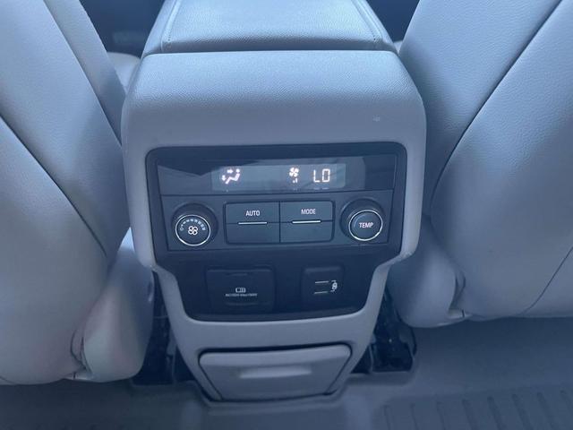 Photo of 2019 White Frost Tricoat GMC Acadia