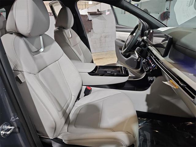Photo of 2025 Ecotronic Gray Hyundai TUCSON