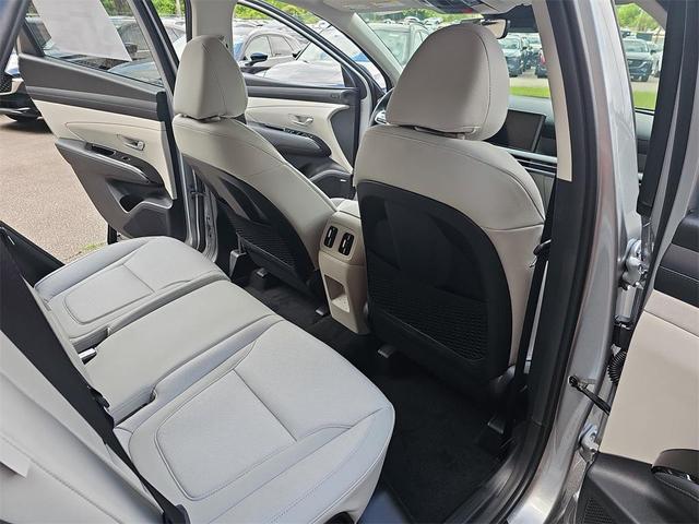 Photo of 2025 Shimmering Silver Hyundai TUCSON