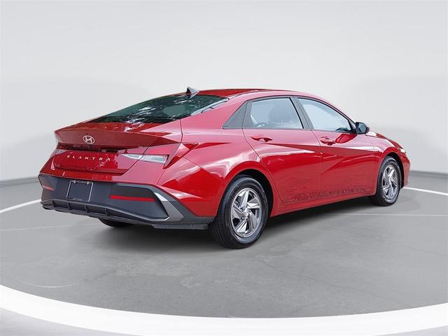 Photo of 2025 Ultimate Red Hyundai ELANTRA