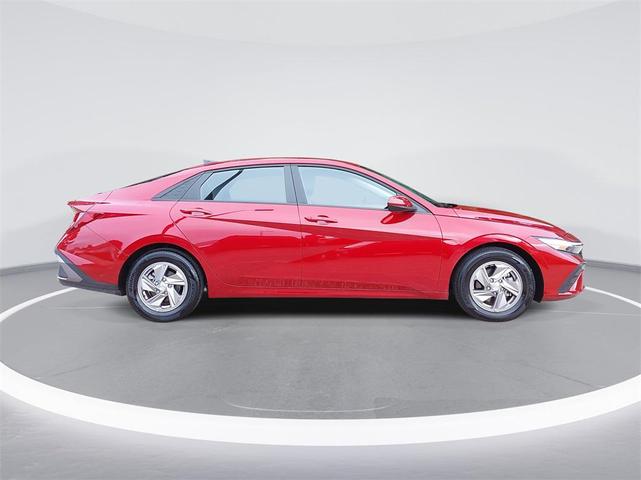 Photo of 2025 Ultimate Red Hyundai ELANTRA