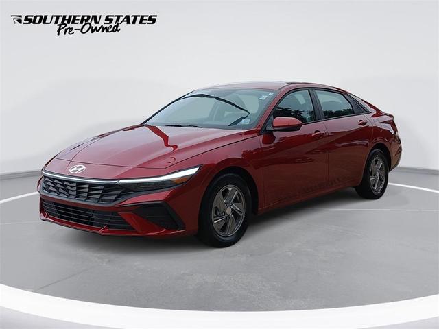 Photo of 2025 Ultimate Red Hyundai ELANTRA