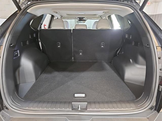 Photo of 2025 Phantom Black Hyundai TUCSON