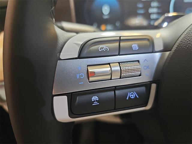Photo of 2025 Phantom Black Hyundai TUCSON