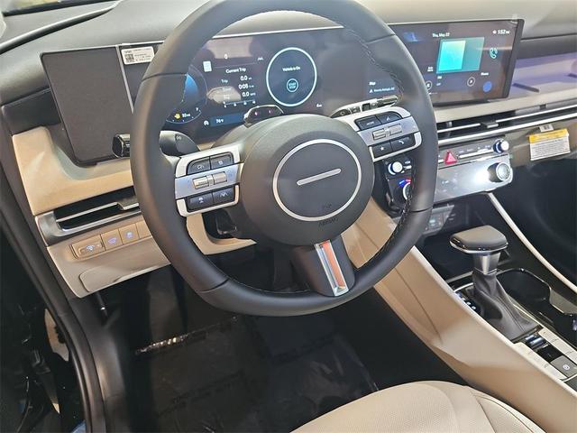 Photo of 2025 Phantom Black Hyundai TUCSON