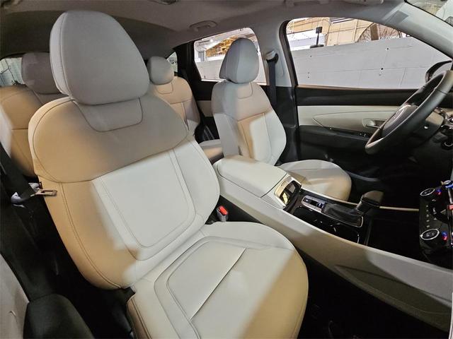 Photo of 2025 Phantom Black Hyundai TUCSON
