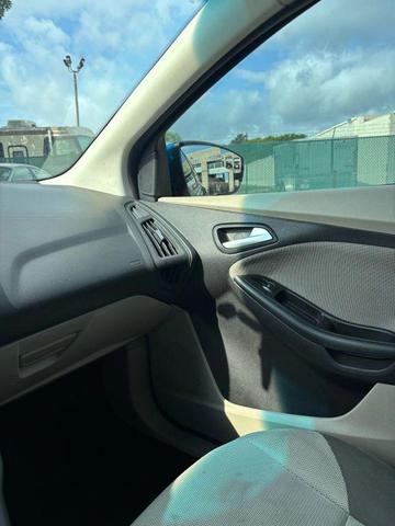 Photo of 2014 Blue Ford Focus
