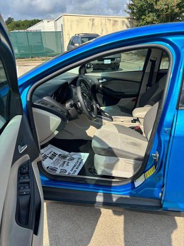 Photo of 2014 Blue Ford Focus