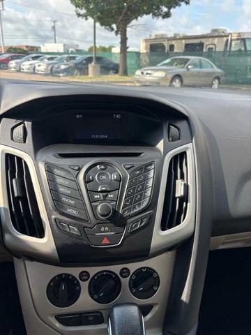 Photo of 2014 Blue Ford Focus