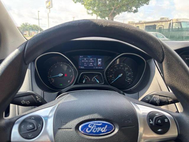 Photo of 2014 Blue Ford Focus