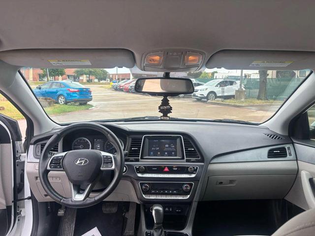 Photo of 2019 Quartz White Pearl Hyundai SONATA