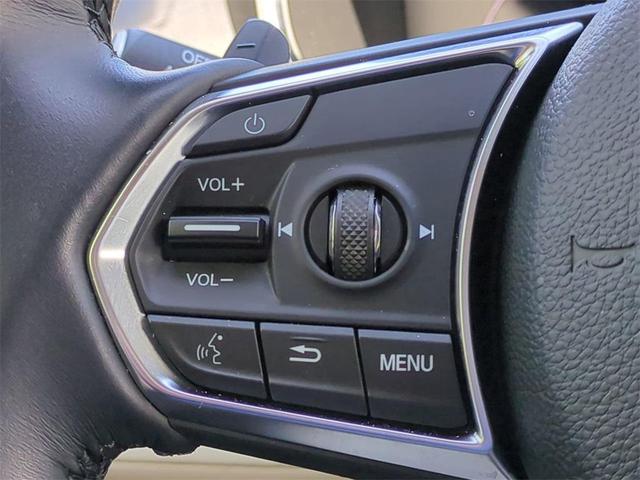 Photo of 2025 Platinum White Pearl Acura MDX