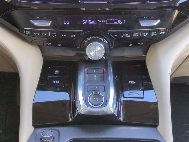 Photo of 2025 Platinum White Pearl Acura MDX