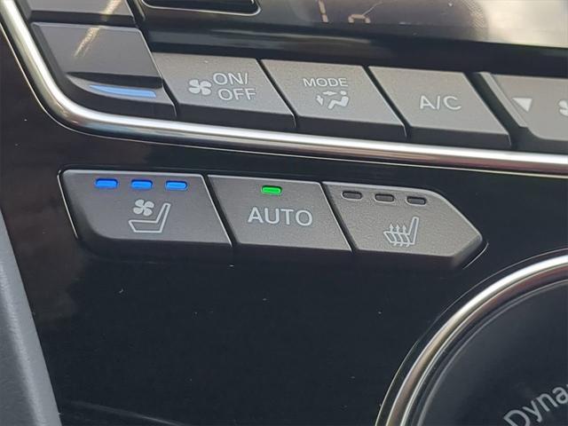 Photo of 2025 Platinum White Pearl Acura RDX