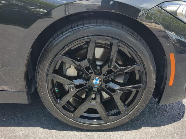 Photo of 2025 Black Sapphire Metallic BMW 330