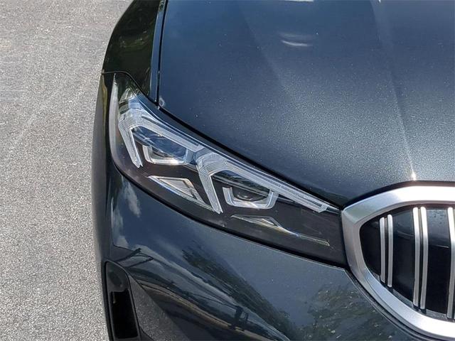 Photo of 2025 Black Sapphire Metallic BMW 330
