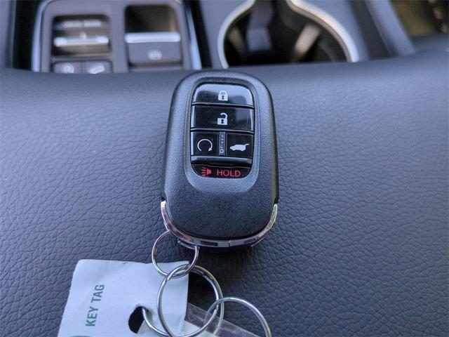 Photo of 2024 Platinum White Pearl Honda Pilot
