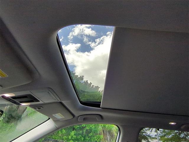Photo of 2024 Platinum White Pearl Honda Pilot