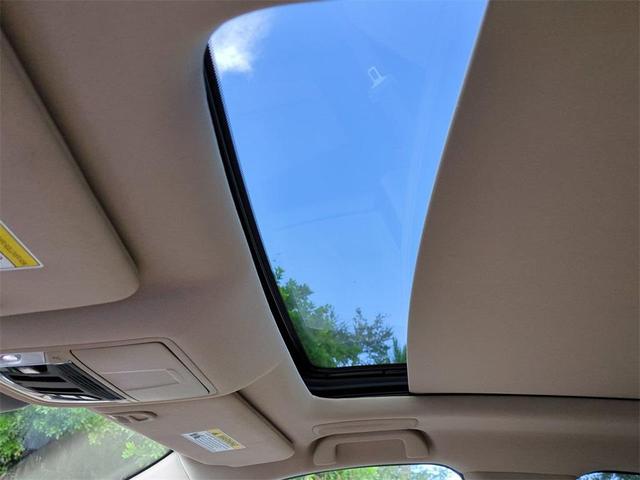 Photo of 2021 Platinum White Pearl Acura RDX