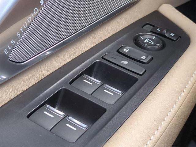 Photo of 2021 Platinum White Pearl Acura RDX
