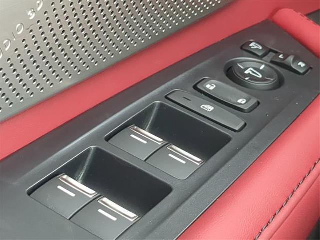 Photo of 2025 Platinum White Pearl Acura RDX