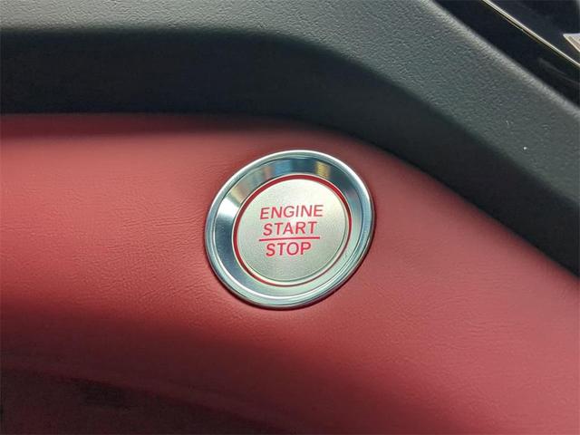 Photo of 2025 Platinum White Pearl Acura RDX