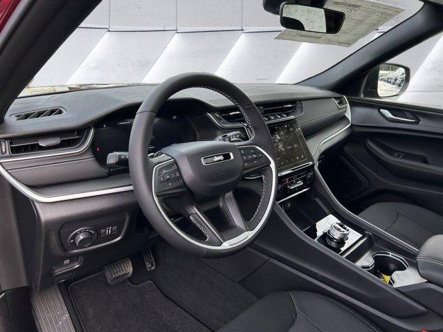 Photo of 2025 Velvet Red Pearlcoat Jeep Grand Cherokee L