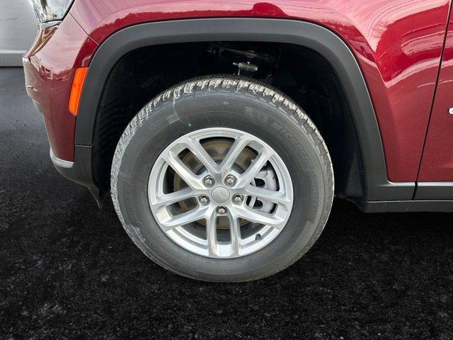 Photo of 2025 Velvet Red Pearlcoat Jeep Grand Cherokee L