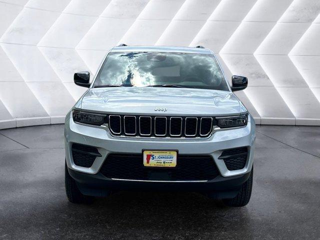Photo of 2025 Silver Zynith Jeep Grand Cherokee
