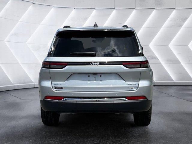 Photo of 2025 Silver Zynith Jeep Grand Cherokee